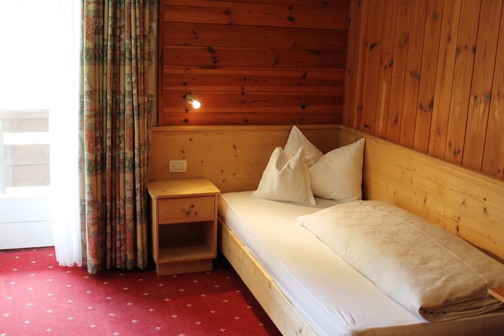 Albergo Alisander Corvara Kamer foto